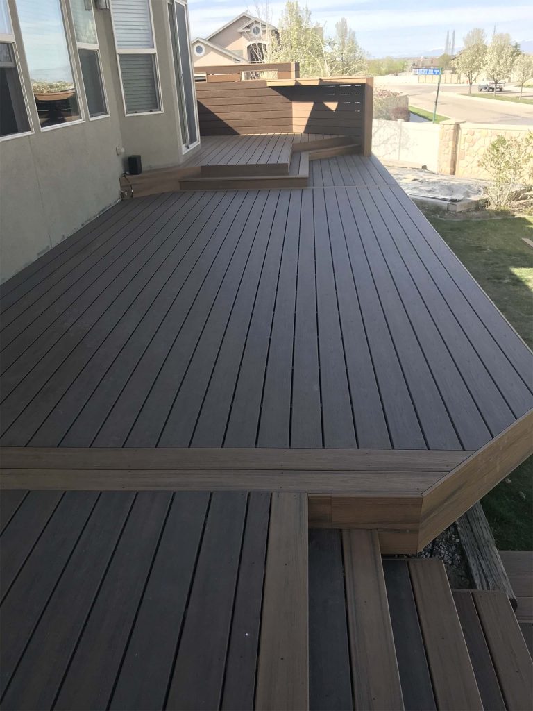 Read more about the article Deck Renovations: Before and After Inspirations