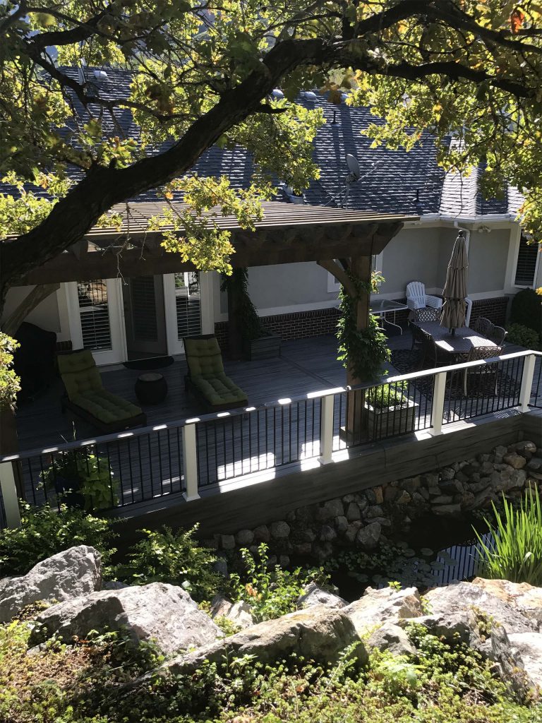 Read more about the article Deck Decorating Tips for Creating a Cozy Outdoor Oasis