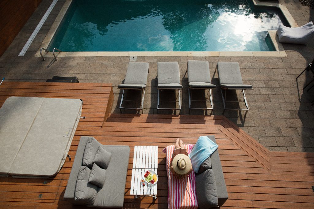 Read more about the article Sunset Serenity: Designing a Relaxing Deck with Views in Mind