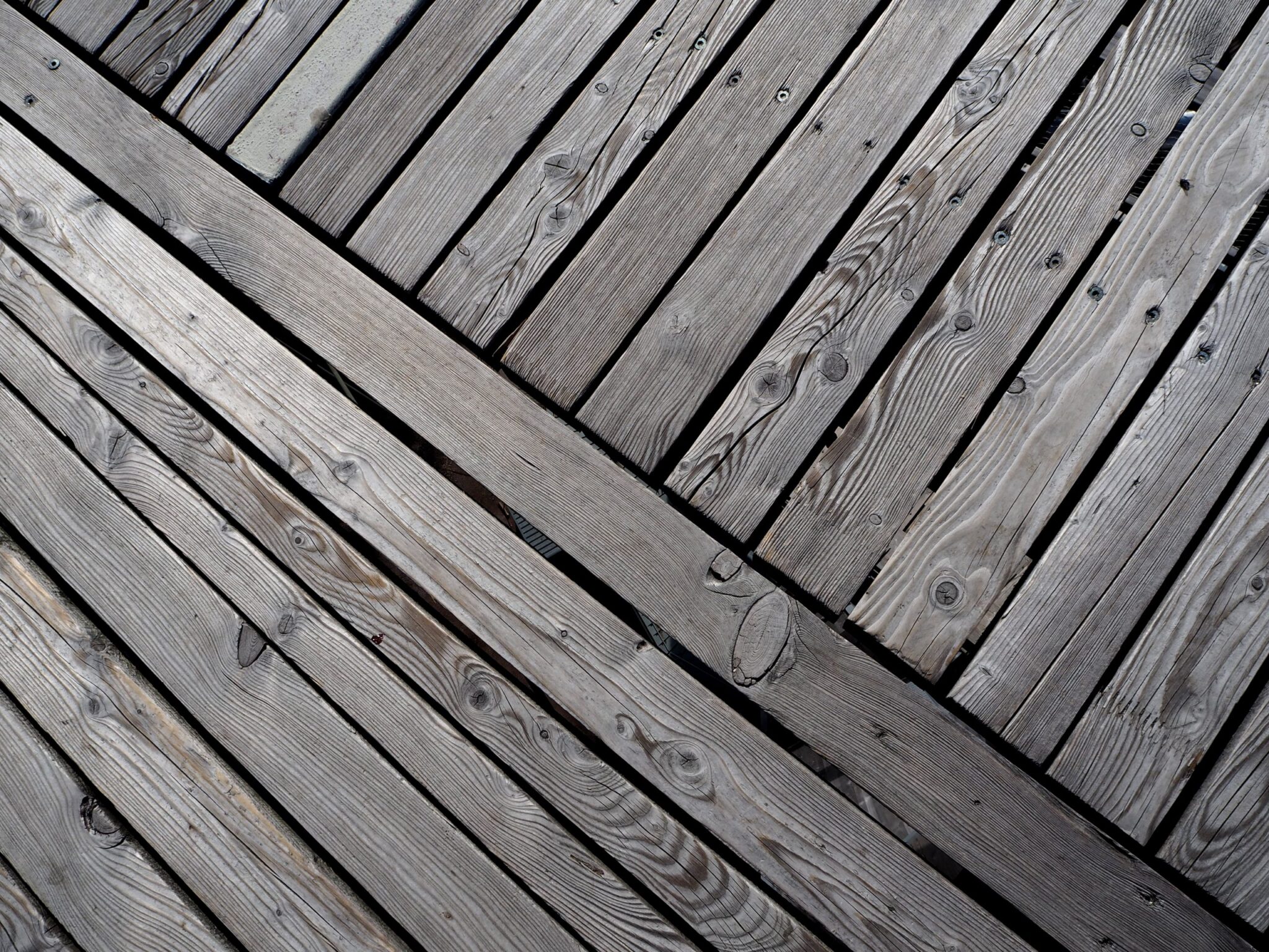 You are currently viewing Extending Your Space: The Magic of Deck Construction
