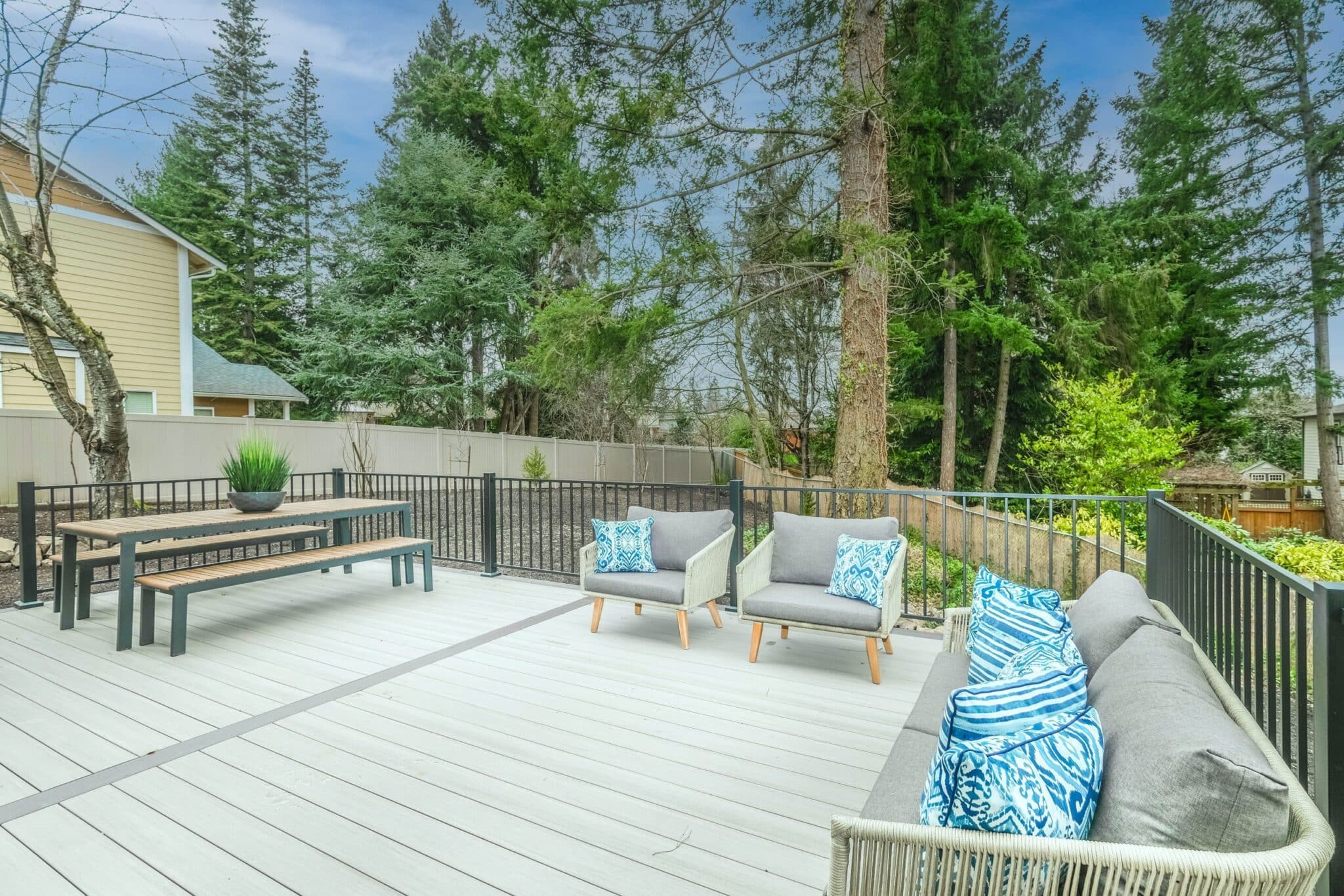 You are currently viewing Prioritizing Deck Safety: A Secure Outdoor Oasis